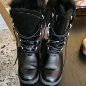 UGG BLACK FUR LINE WATERPROOF LEATHER BOOTS